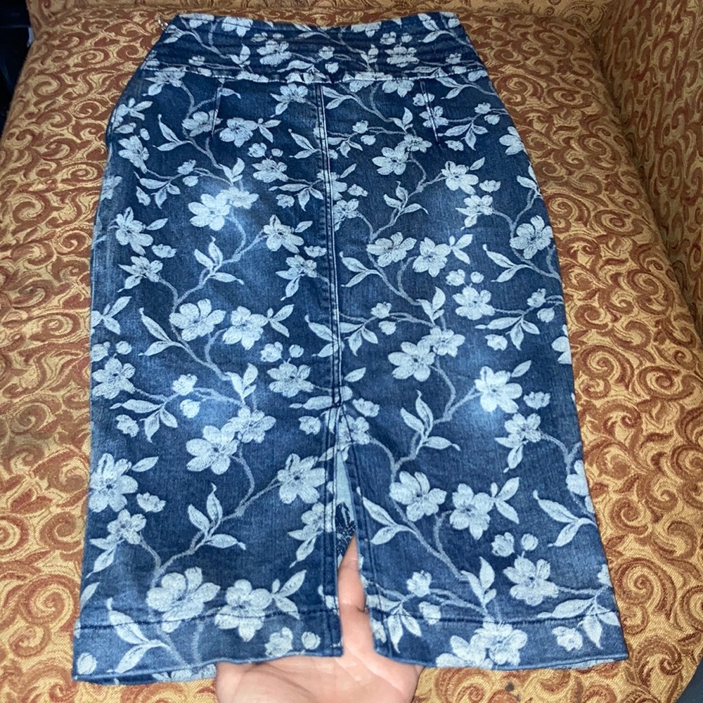 Guess pencil skirt